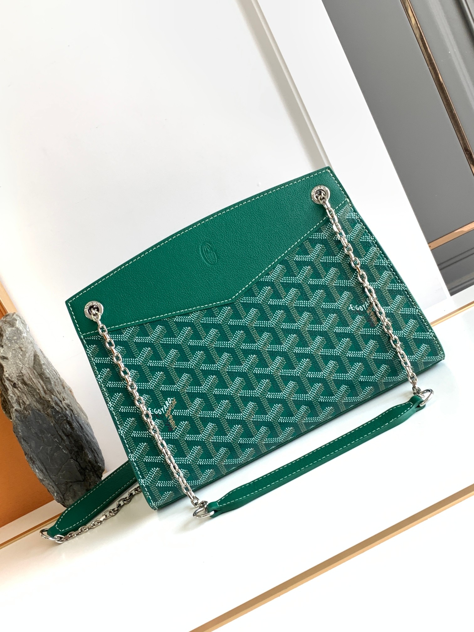 Rouette Structure PM Shoulder Bag In Green